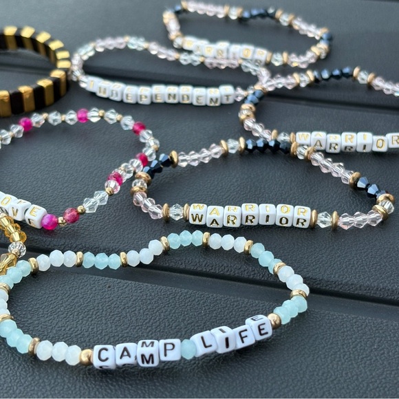Beaded Stretch Bracelets Lot of 10 Inspirational Gifts Camp Warrior Love Be You - Picture 1 of 12